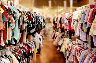 Магазин стокового одягу – як відкрити та заробляти
